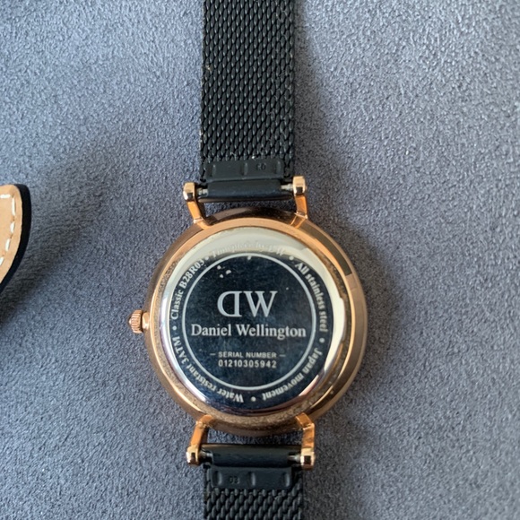 Daniel Wellington Petite Ashfield Watch - Picture 7 of 7